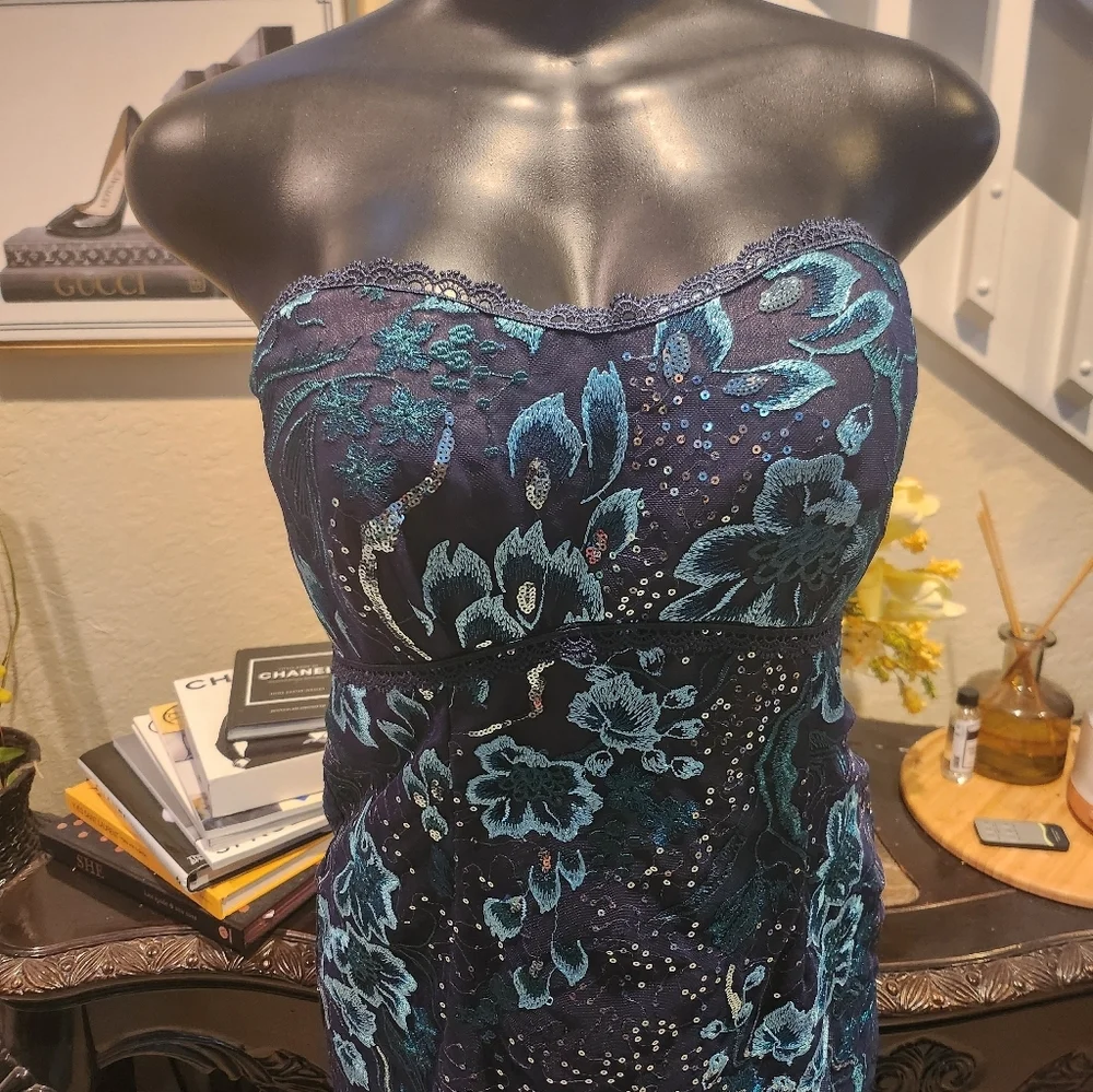 Marchesa Notte Embroidered Tea Length Dress size 8 NEW